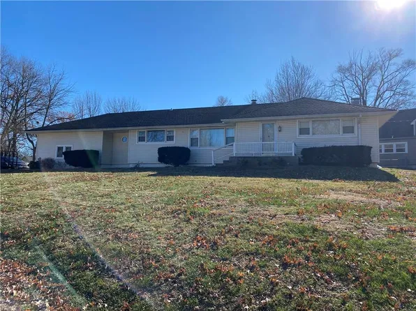 797 Vilas St, Leavenworth, KS 66048