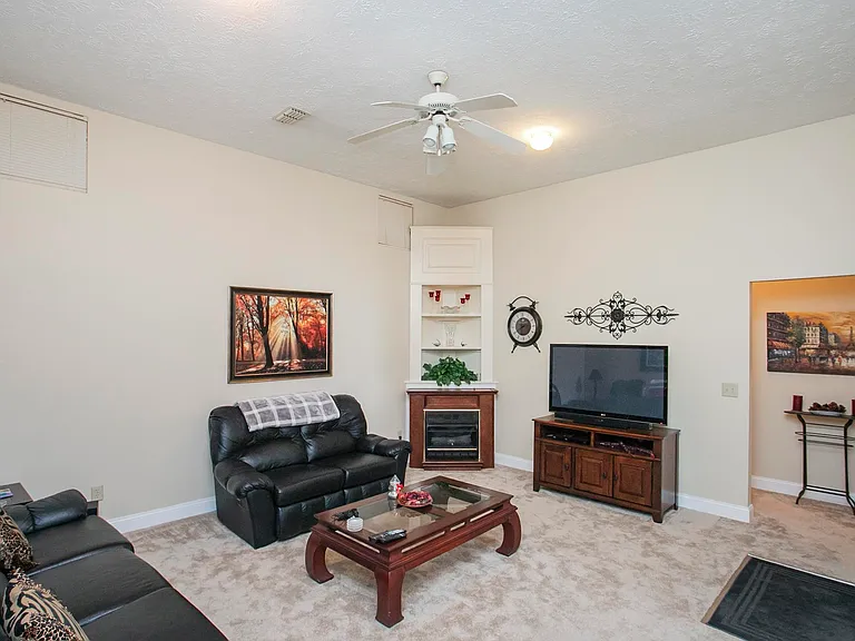 1508 Clover Ct — Photo 32