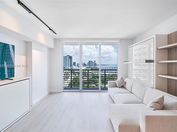 5th image of 325 Biscayne Blvd APT 2920