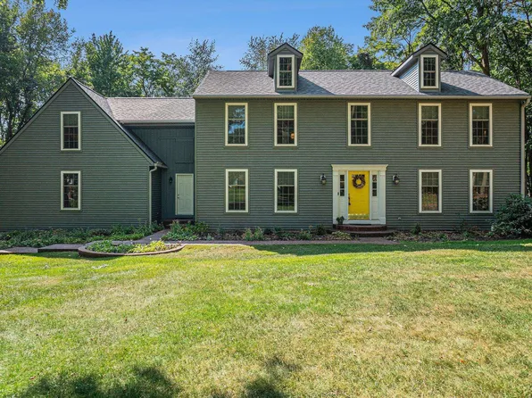 56025 Dana Dr, Bristol, IN 46507
