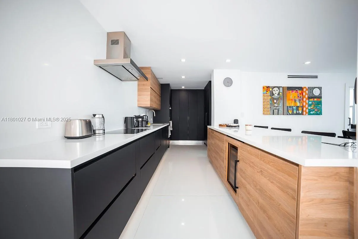 5600 Condo — Photo 4
