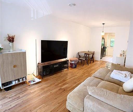 4th image of 520 Park Ave SE Unit 6