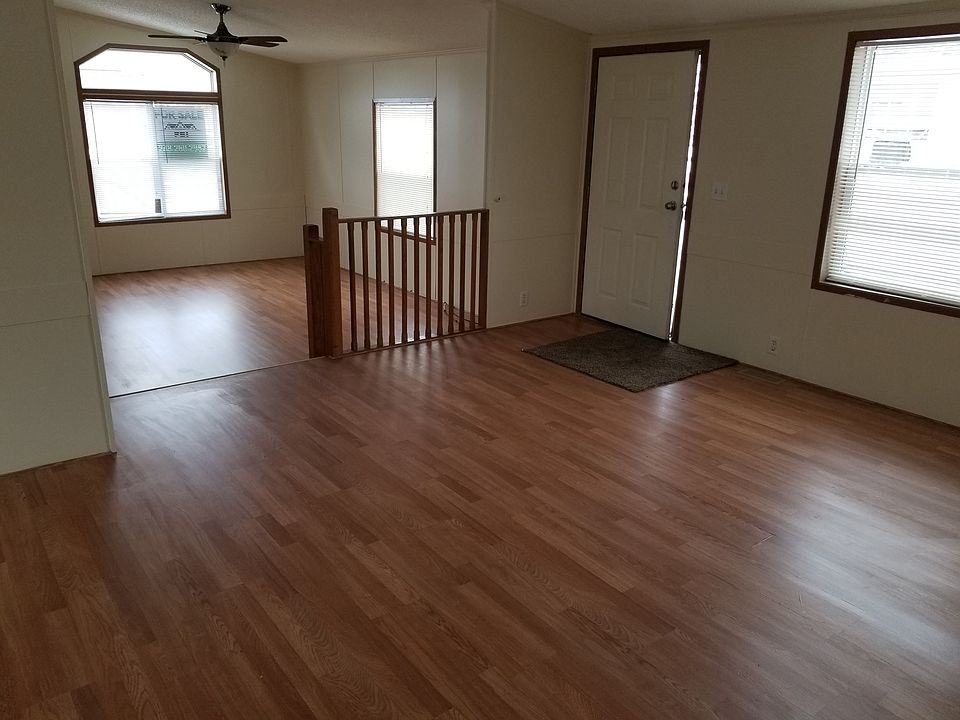 2nd image of 16172 Derby Cir