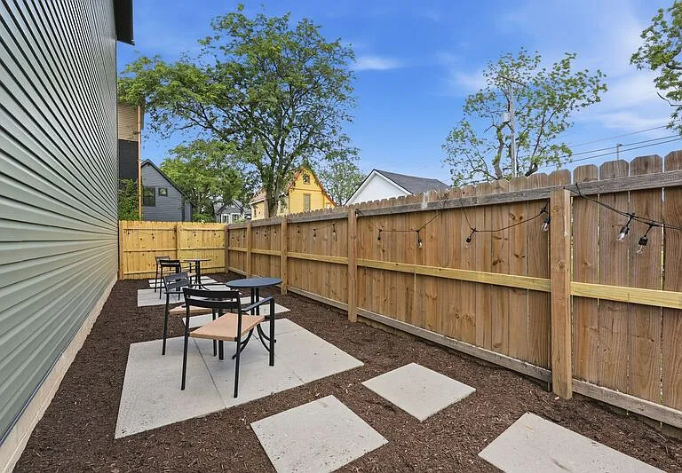 830 Oak St — Photo 20