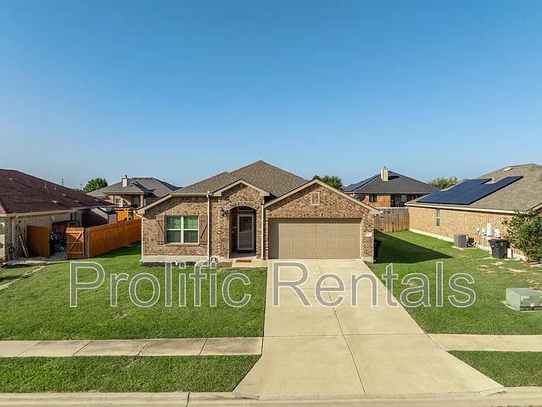 3410 Cottonpatch Dr — Photo 2