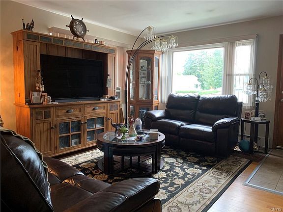 3rd image of 6 Dudley Ave