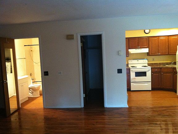 looking from living/bedroom into bath