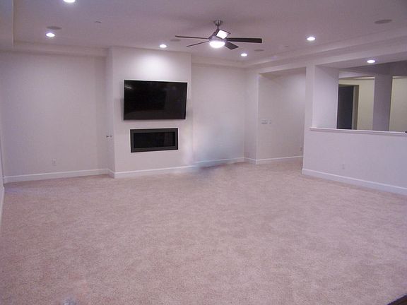 4th image of 2362 Banks Dr