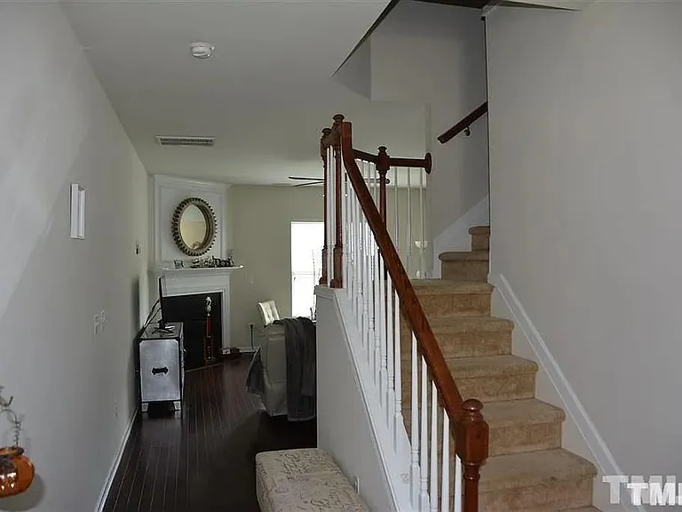 212 Paddy Ln — Photo 6