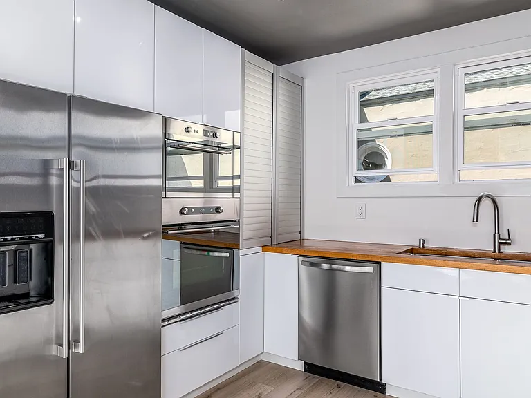 919 Teresita Blvd — Photo 9