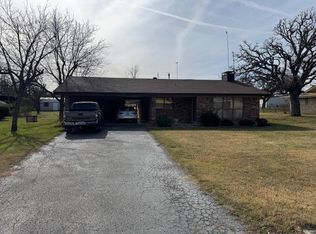 105 Iris Ln, Llano, TX 78609