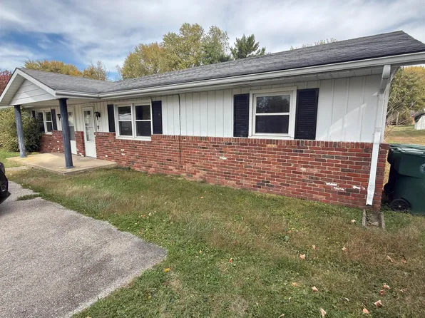 102 N Birchwood Dr, Muncie, IN 47304