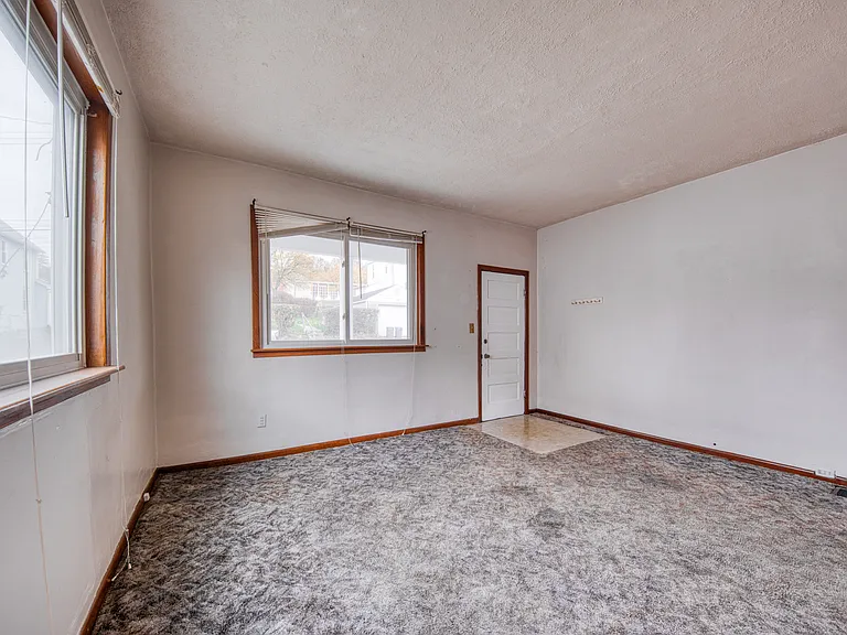 3810 Clark St — Photo 3