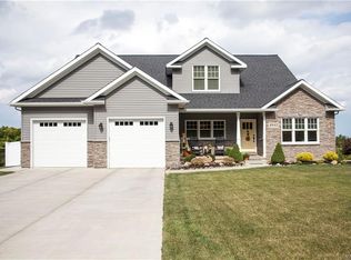 4942 Big Vista Dr, Lewiston, NY 14092