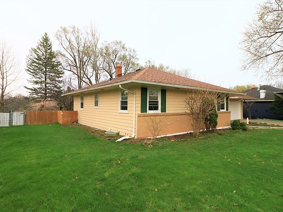 2nd image of 417 Sunrise Ln