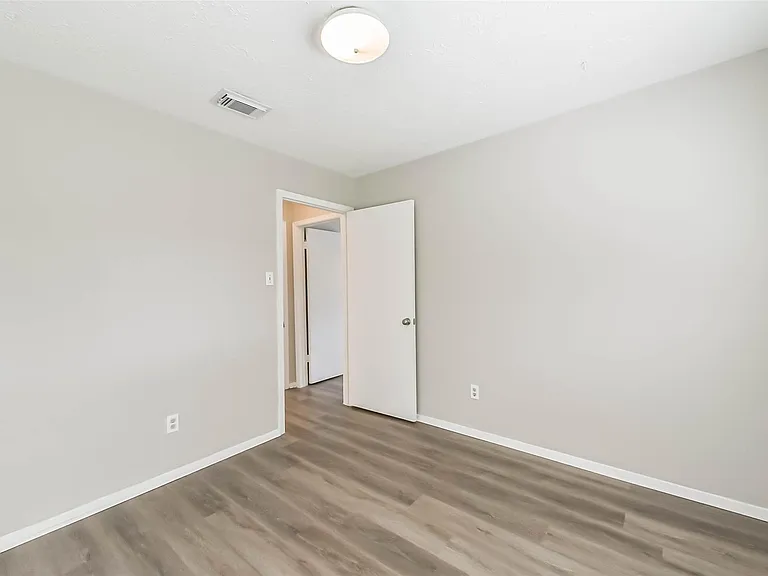 2406 Pilgrims Bend Dr — Photo 36