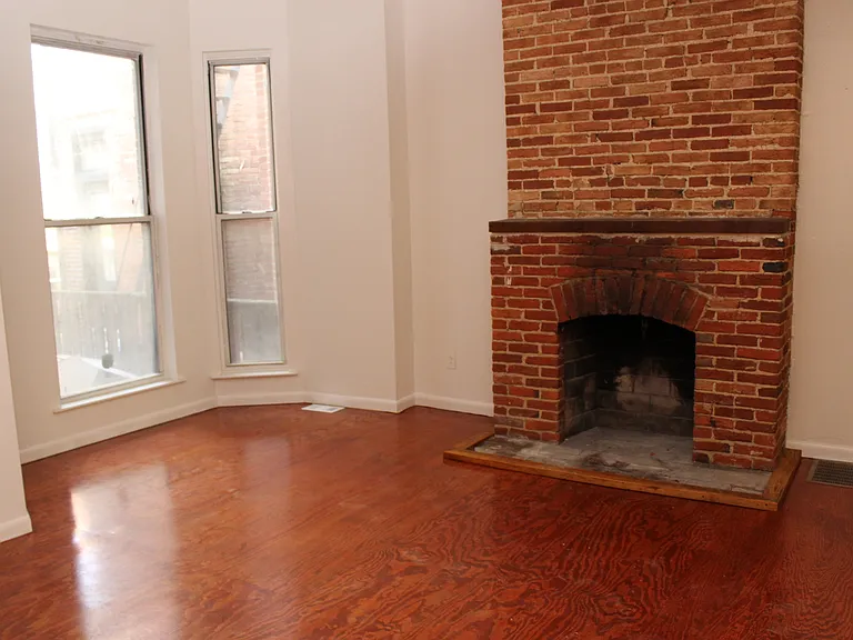 1824 Bolton Street — Photo 7