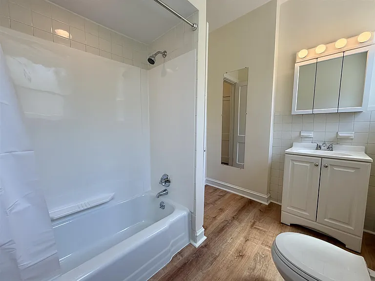 1010 Cambridge St — Photo 10