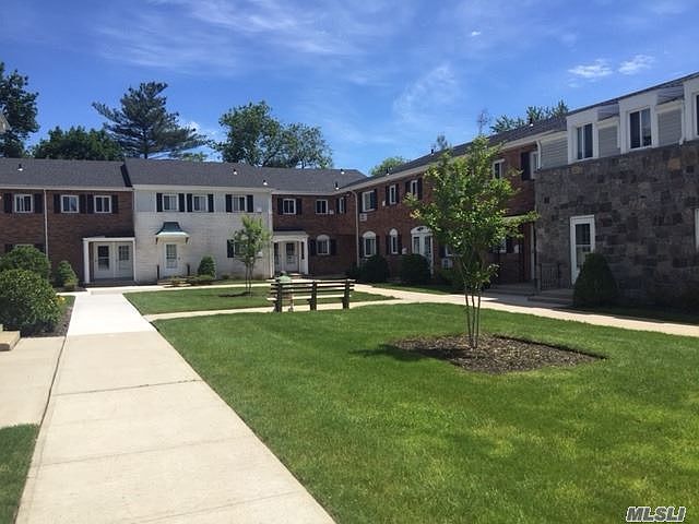 2nd image of 124 Dawson Ln