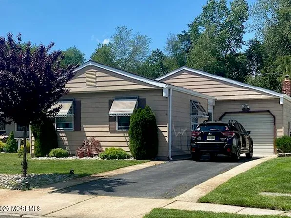 52 Santiago Court, Toms River, NJ 08757