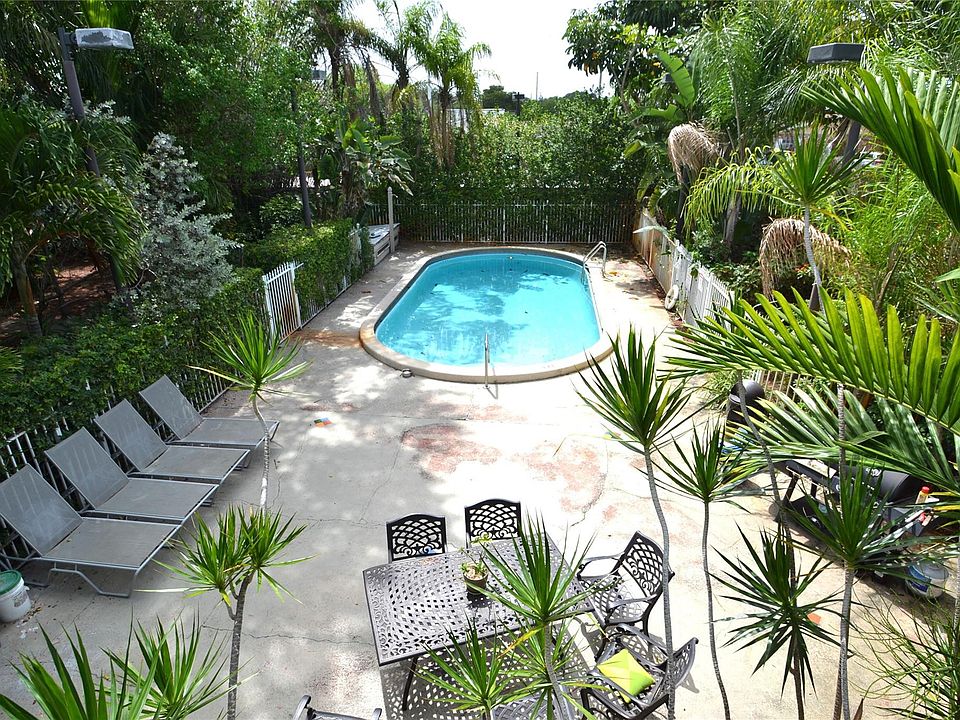 2nd image of 1423 Holly Heights Drive #2