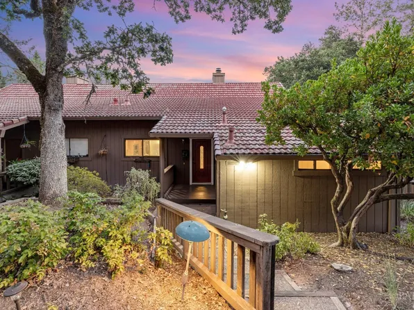 22 Oak Forest Drive, Santa Rosa, CA 95409