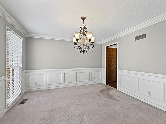 5th image of 4112 NE Shady Lane Dr