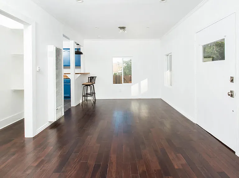 447 James St — Photo 17