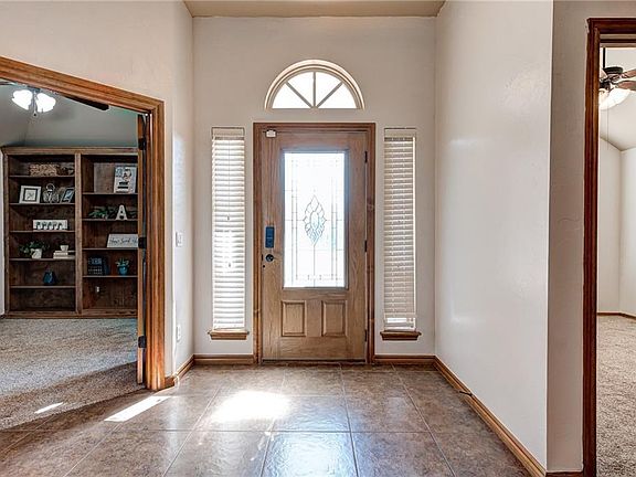 5th image of 12613 Smithfield Ln