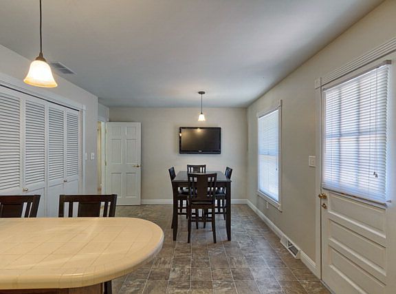 4th image of 3449 Oaklane Dr