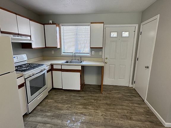 3rd image of 43 Hillside Ave #43H