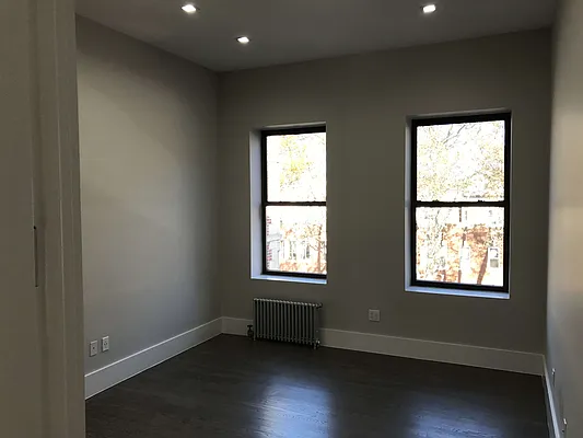 Rented by Mdays Realty | media 7