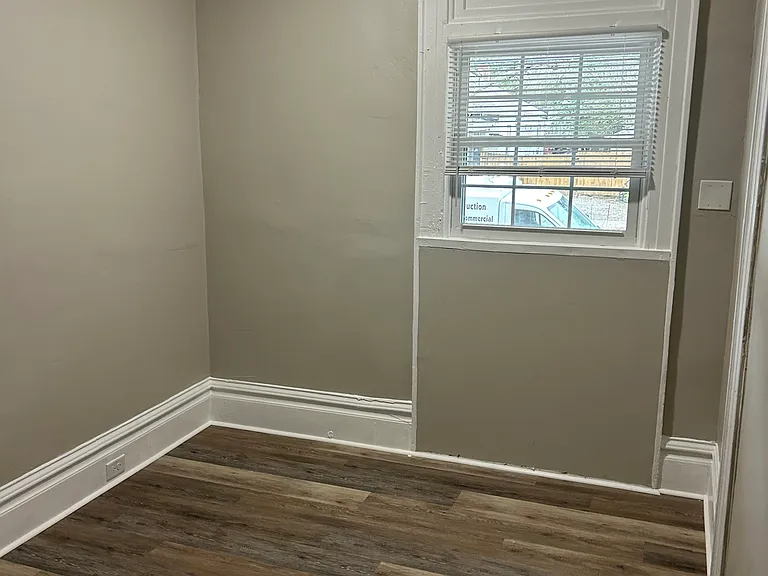 708 Pender St #A — Photo 5