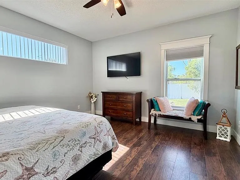 8 Moody Dr — Photo 9