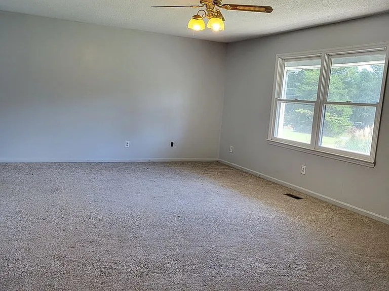4764 Burnam Ln — Photo 5