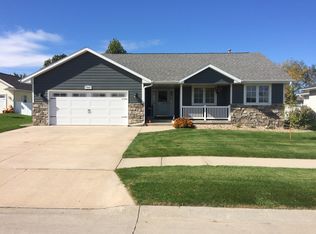 5804 Avenue O Pl, Kearney, NE 68847