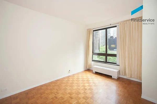 Sold by FirstService Realty (legacy) | media 21