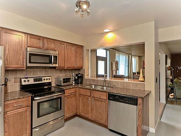 3rd image of 4150 Pinelake Ln APT 101