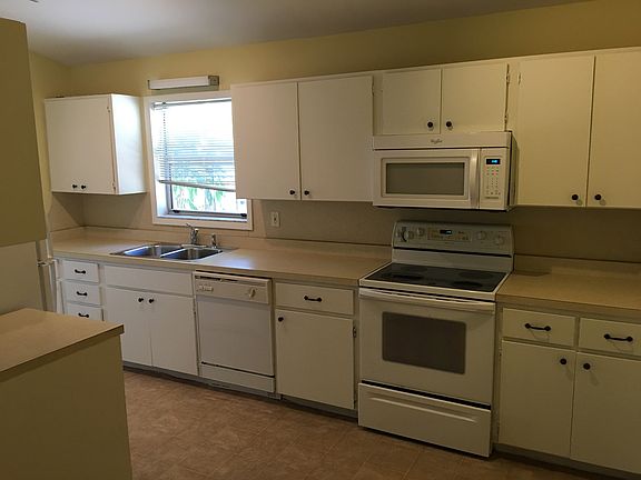 3rd image of 5223 Palos Verdes Dr