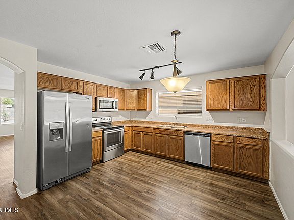 4th image of 38266 N SANDY Drive