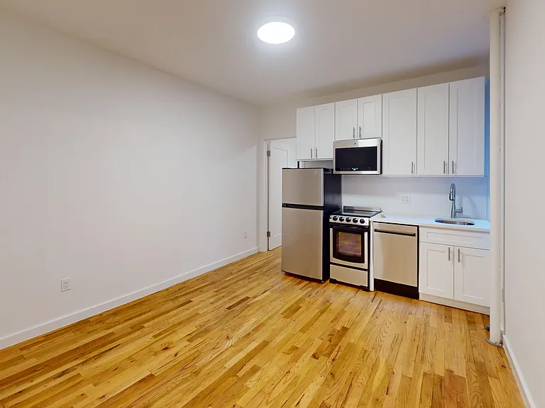415 E 73rd St #4B — Photo 3