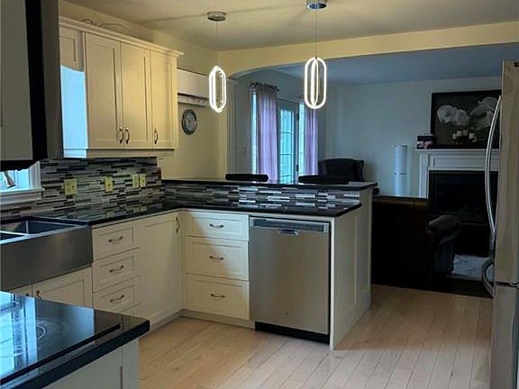 5th image of 103 Waverly Dr