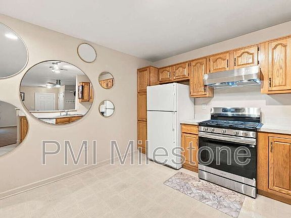 5th image of 2132 Bristol Dr