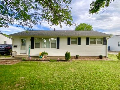 735 W 5th St, Flora, IL, 62839