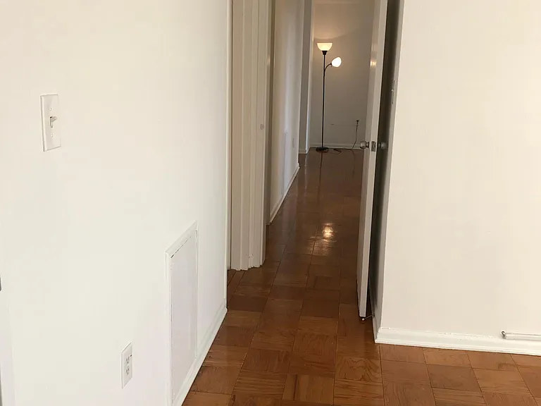 10401 Grosvenor Pl #1427 — Photo 11