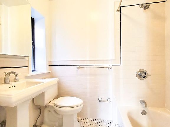 5th image of 147 W 79th St #7B
