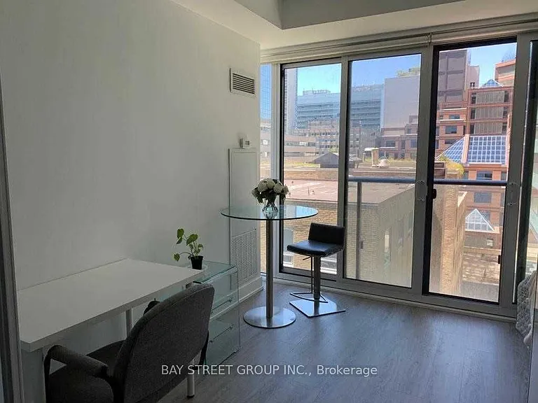 7 Grenville St #815 — Photo 4