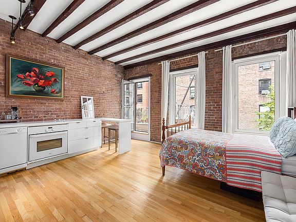 3rd image of 311 W 78th St APT 5