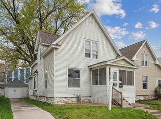 1010 10th St SW, Cedar Rapids, IA 52404