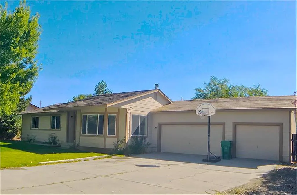 10700 Bighorn Dr photo 1